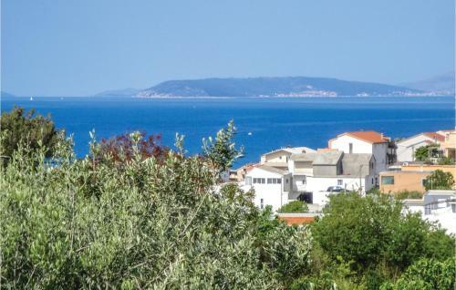 Two-bedroom Holiday Home In Podstrana