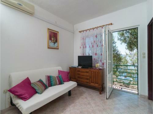 Holiday Home Pisak With Sea View 05