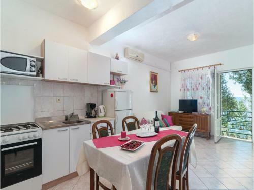 Holiday Home Pisak With Sea View 05