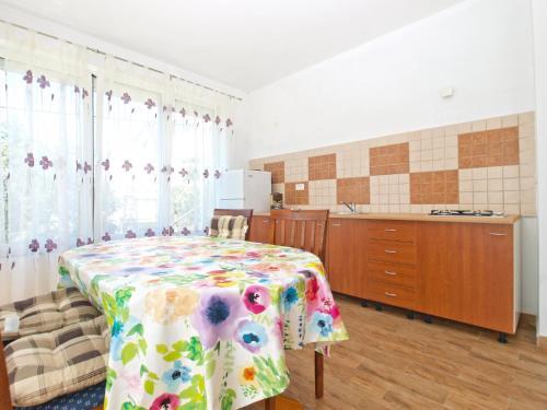 Apartments Edin 1359