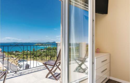 Three-bedroom Holiday Home In Pakostane