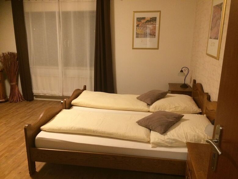 Hostal Hotel Zum Schnackel