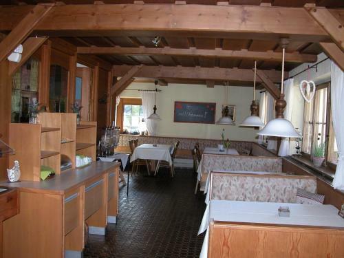 Zum Hirschhaus Hotel-restaurant