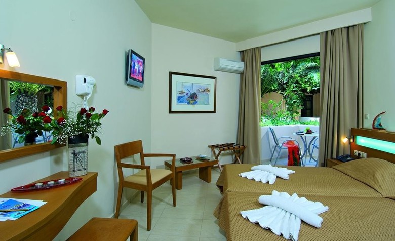 Hotel Eva Bay