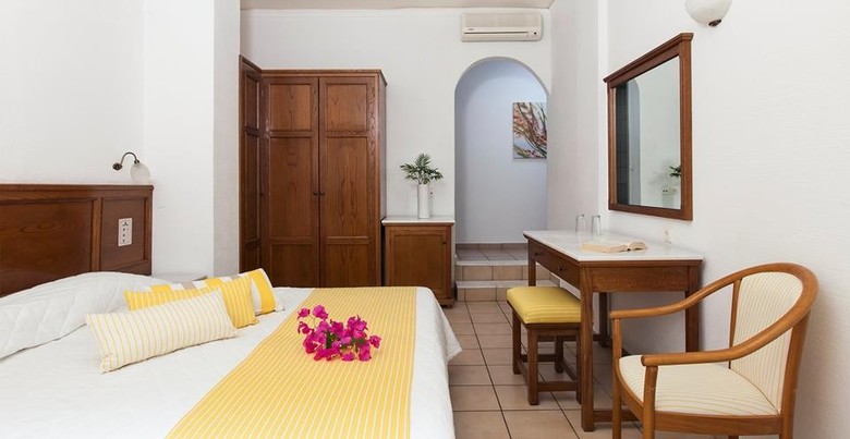 Hotel Chrissi Amoudia