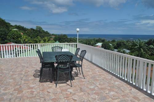 Hostal Reef Villa And Guesthouse