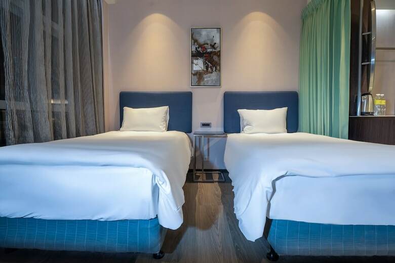 Hotel At Boutique