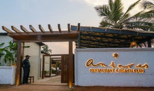 Hotel Antares Beach Resort