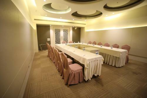 Hotel The Byke Suraj Plaza
