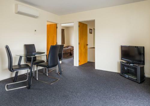 Aston Court Motel