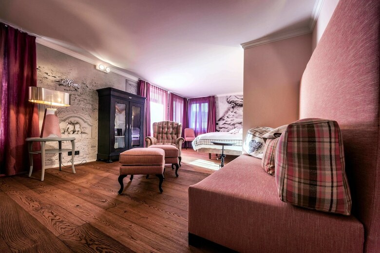 Home Hotel Arosa