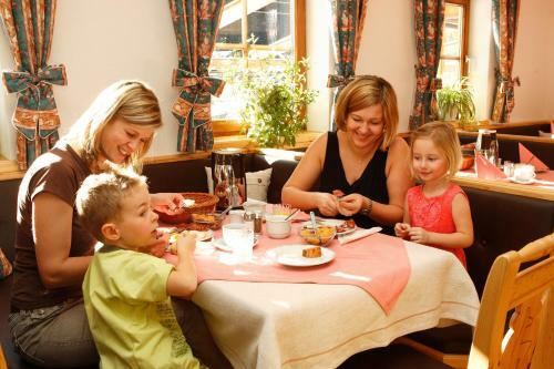 Hostal Alpengasthof Enzingerboden