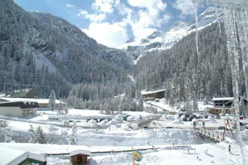 Hostal Alpengasthof Enzingerboden
