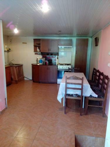 Hostal Guesthouse Aisi