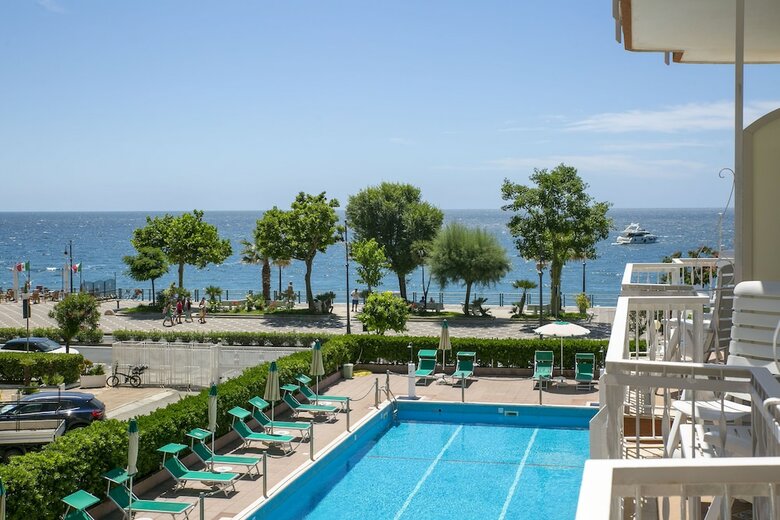 Hotel Pietra Di Luna