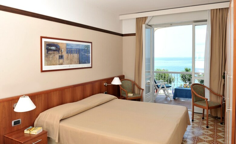 Hotel Pietra Di Luna