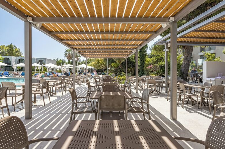 Hotel Caravia Beach