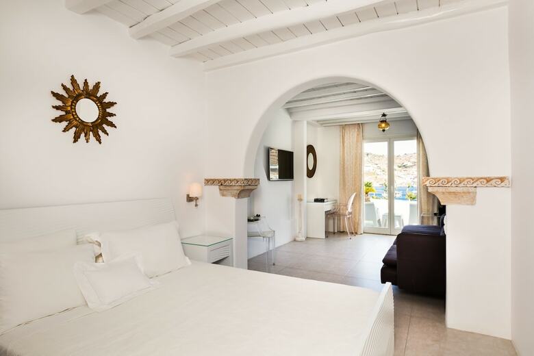 Kivotos Clubhotel