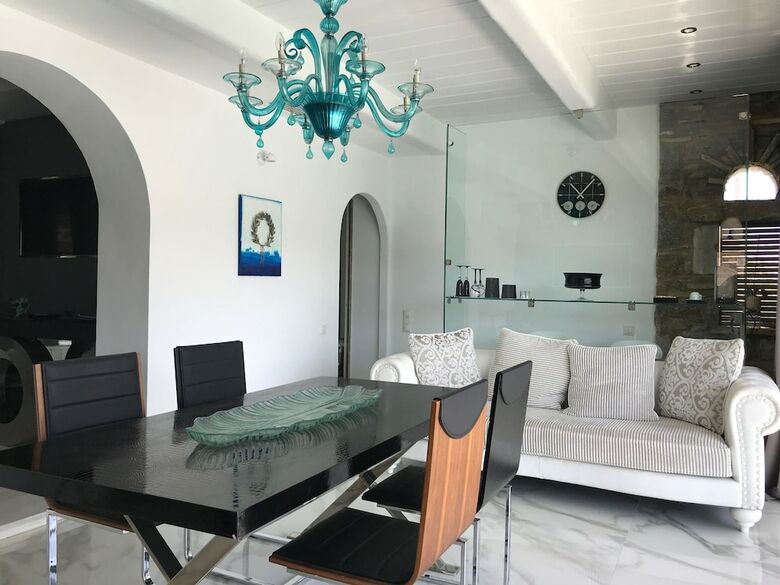 Kivotos Clubhotel