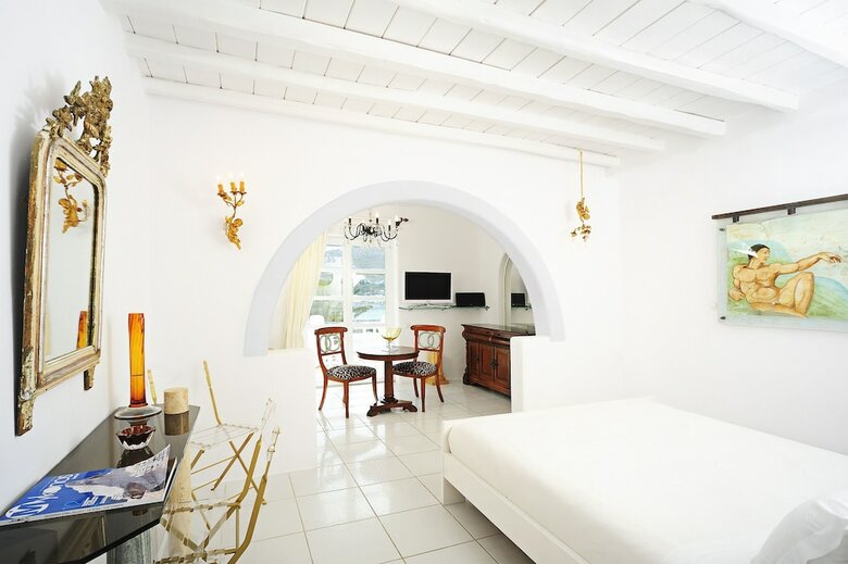 Kivotos Clubhotel