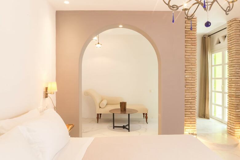 Kivotos Clubhotel