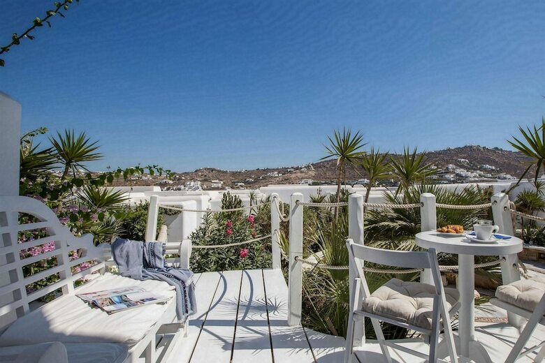 Kivotos Clubhotel