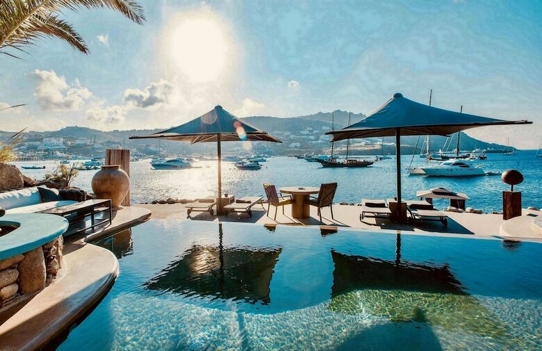 Kivotos Clubhotel