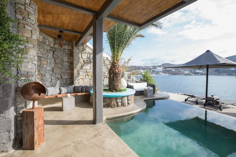 Kivotos Clubhotel