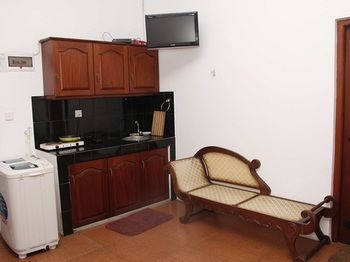 Thumbelina Apartments & Hotel