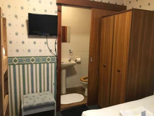 Hostal Fortuna House Hotel
