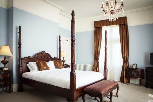 Hotel Manor By The Lake