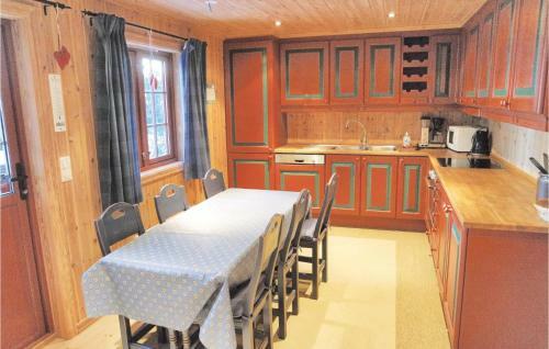 Five-bedroom Holiday Home In Lillehammer