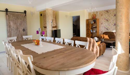 Hostal Pensiunea Agroturistica Floare De Camp