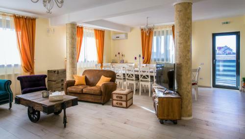 Hostal Pensiunea Agroturistica Floare De Camp
