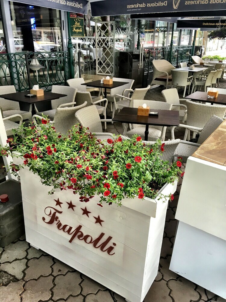 Frapolli Hotel