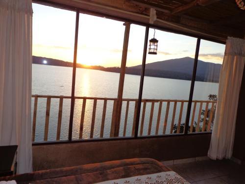 Hotel Caba�as Zirahu�n Cuin