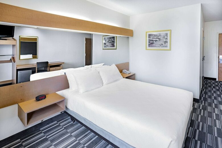 Hotel Microtel Inn & Suites By Wyndham Plattsburgh