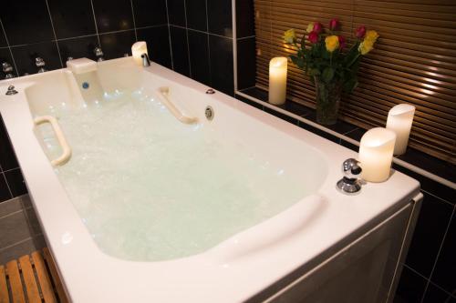 Holyrood Hotel - Leisure Centre & Escape Spa