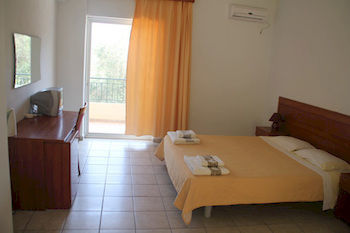 Amfitriti Hotel & Studios