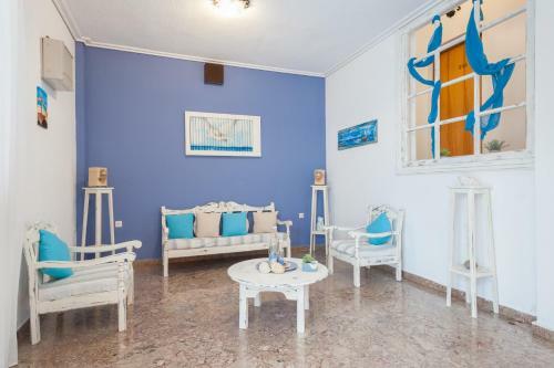 Hotel To Kyma