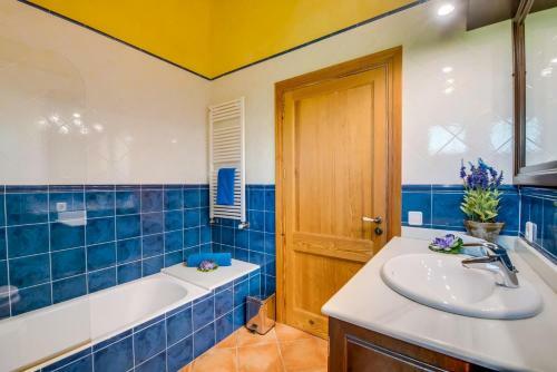 Caimari Villa Sleeps 8 Pool Air Con Wifi