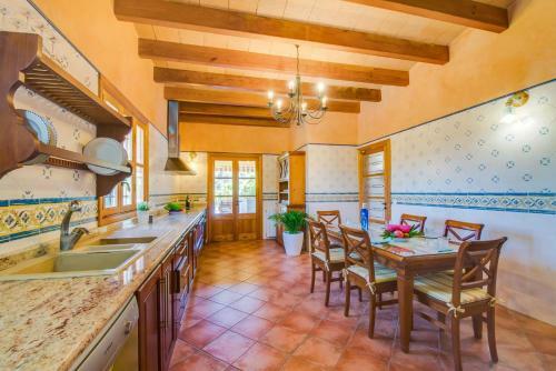 Caimari Villa Sleeps 8 Pool Air Con Wifi