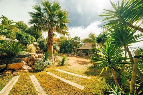 Es Cubells Villa Sleeps 6 Pool Air Con Wifi