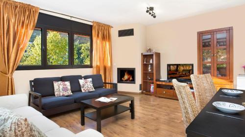 Lloret De Mar Villa Sleeps 8