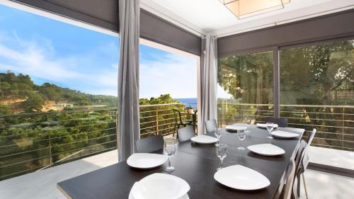 Lloret De Mar Villa Sleeps 8