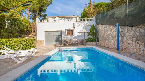 Lloret De Mar Villa Sleeps 7