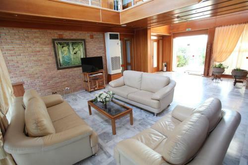 Iria Beach Hotel