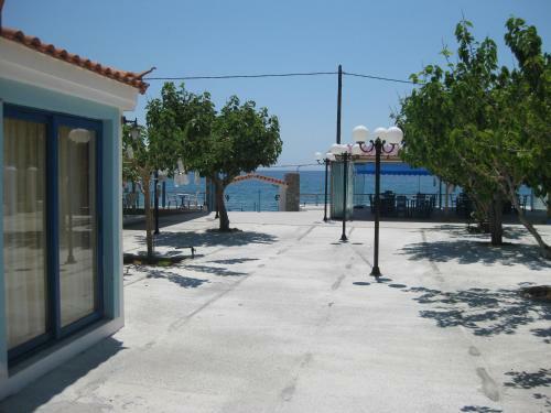 Hostal Maravelias House
