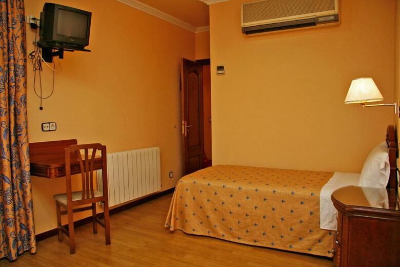 Hostal Victoria III