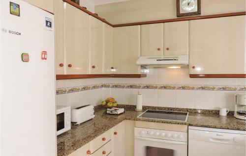 Three-bedroom Holiday Home In Miami Platja